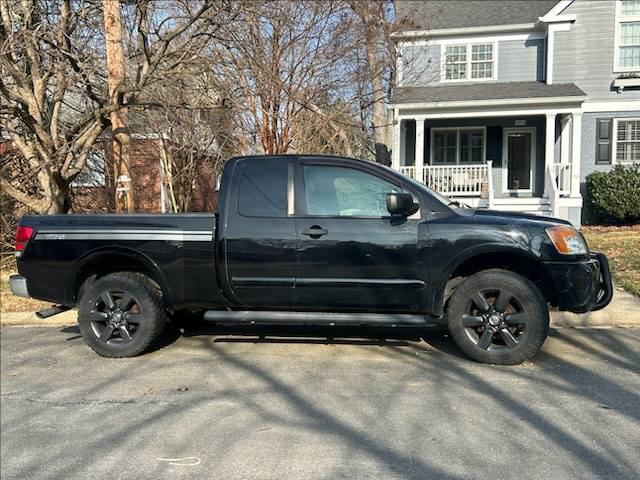 2012 Nissan Titan Extended Cab (2 doors)